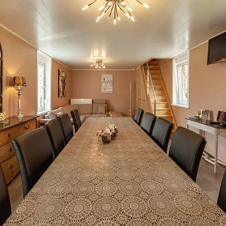 Large Overlooking The Sunny Courtyard With Fountain Holiday home
