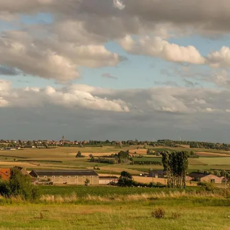 Dom wakacyjny Large Overlooking The Sunny Courtyard With Fountain *