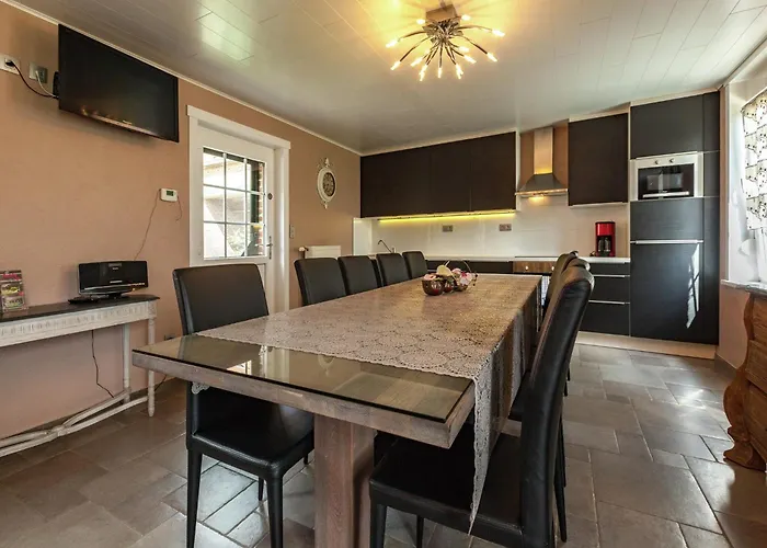 Holiday home Large Overlooking The Sunny Courtyard With Fountain *